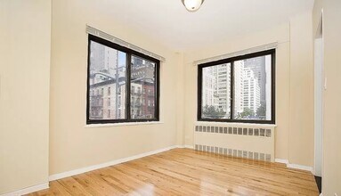 200 E 36th St in New York, NY - Building Photo - Building Photo