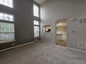 504 Lancaster Dr in Pingree Grove, IL - Building Photo - Building Photo