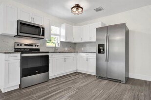 929 S N St in Lake Worth Beach, FL - Building Photo