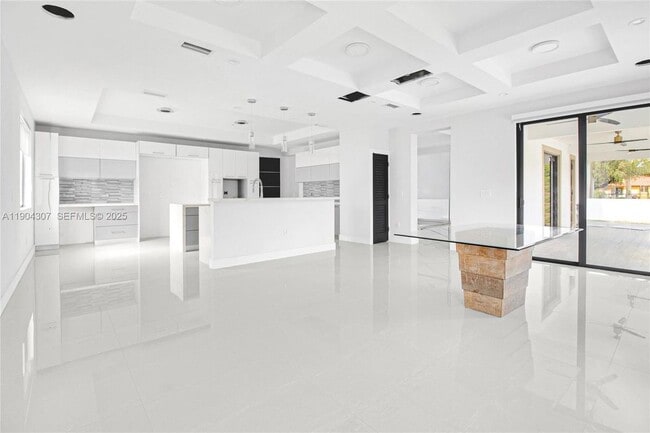 12890 NW 2nd St in Miami, FL - Building Photo - Building Photo