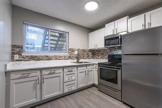 University Square Apartments in Davis, CA - Foto de edificio - Interior Photo