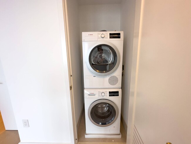 property at 3 Ct Square W