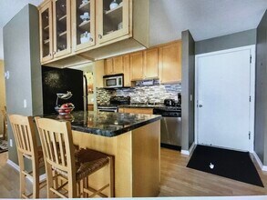 4110 Rahn Rd, Unit 207 in Eagan, MN - Building Photo - Building Photo