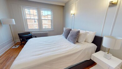 Coolbrook & Cote Saint-Luc in Montréal, QC - Building Photo - Building Photo