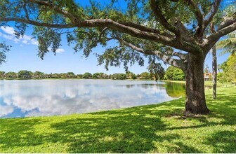 8308 N Coral Cir in North Lauderdale, FL - Building Photo - Building Photo