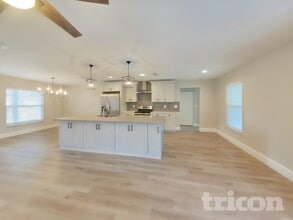 15808 Deep Creek Ln in Tampa, FL - Foto de edificio - Building Photo