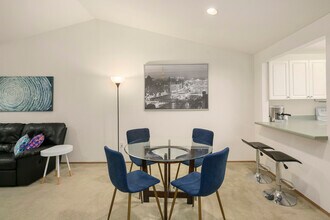 23321 Cedar Way in Mountlake Terrace, WA - Building Photo - Building Photo