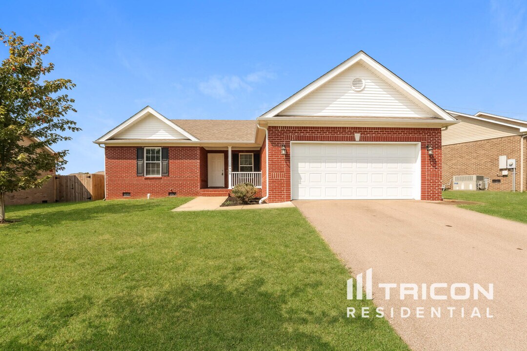 1908 Susan Rd in Columbia, TN - Foto de edificio