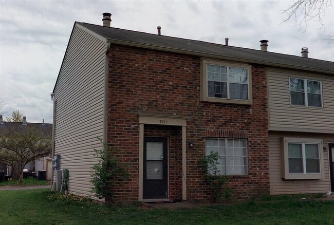 4945 Kristie Falls, Unit D in Columbus, OH - Building Photo - Building Photo