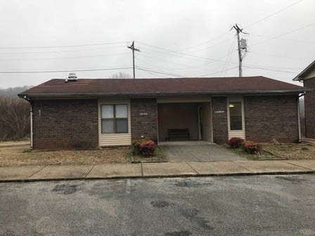 Courtney Square Apartments in Rockwood, TN - Building Photo