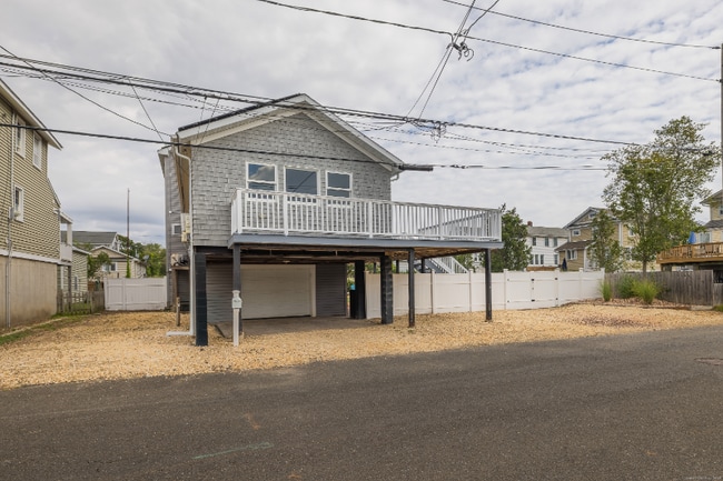 13 Richard St in Milford, CT - Building Photo - Building Photo