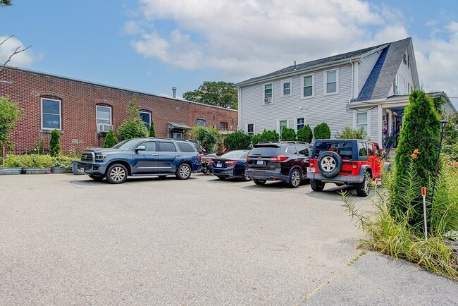 39 Ruggles St in Franklin, MA - Building Photo - Building Photo