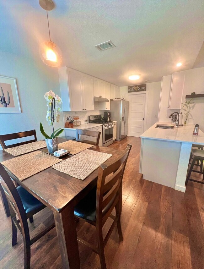 303 Craigmont Dr in Austin, TX - Building Photo - Building Photo