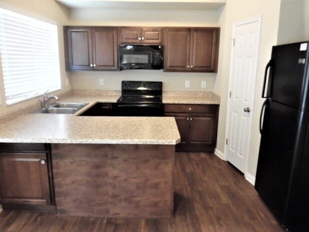 5404 W Sunfalls Ct in Salt Lake City, UT - Building Photo - Building Photo