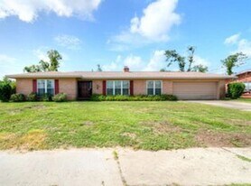 919 Huntingdon Rd in Panama City, FL - Building Photo