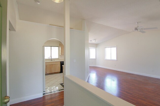 1483 Setter Dr in Redding, CA - Building Photo - Building Photo