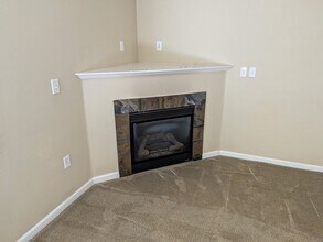 1382 Glacier View St SE in Salem, OR - Building Photo - Building Photo