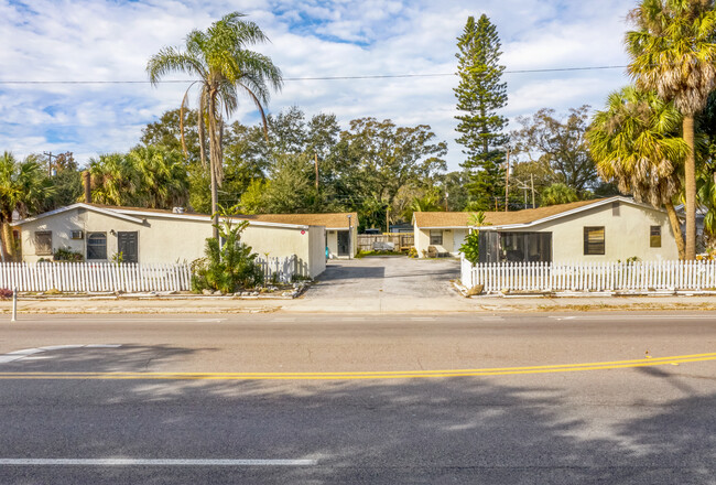 2018 Dr. Martin Luther King Jr St N in St. Petersburg, FL - Foto de edificio - Building Photo