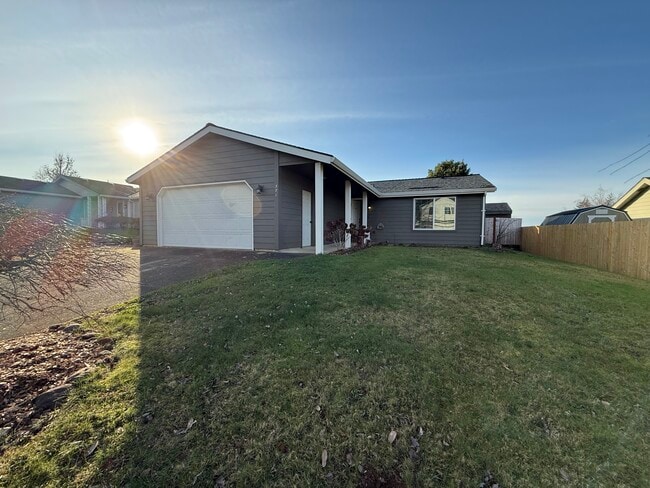 property at 571 SE Mountain View Rd