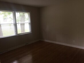 5433 Dolphin Ln in Charlotte, NC - Building Photo - Building Photo