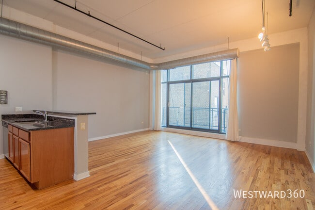 property at 1224 W Van Buren St