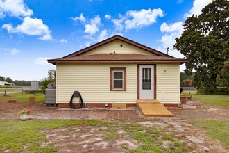 4856 US Hwy 70 E in Princeton, NC - Building Photo - Building Photo
