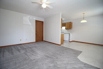 8110 Stonebrook Dr in Pensacola, FL - Building Photo - Building Photo