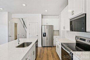 1257 30th St Ln NE in Conover, NC - Building Photo