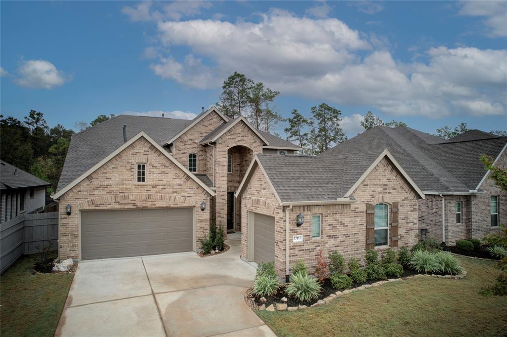 17417 Chestnut Cove Dr in Conroe, TX - Foto de edificio