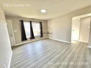 24833 Lauren Ave in Warren, MI - Foto de edificio - Building Photo