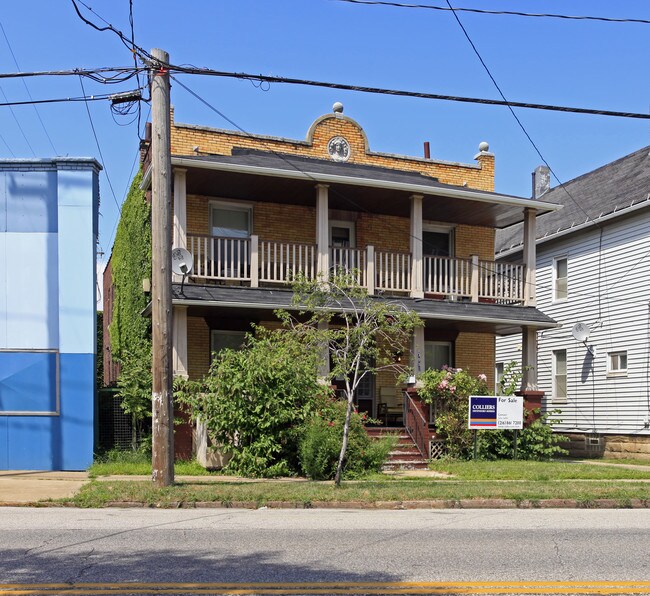 7910 Lake Ave in Cleveland, OH - Foto de edificio - Building Photo