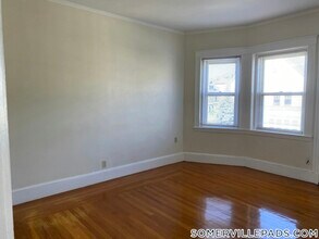 163 Summer St, Unit 33 in Somerville, MA - Foto de edificio - Building Photo