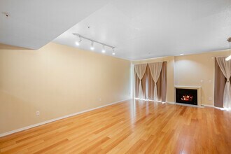 422 Hawthorne St, Unit 2 in Glendale, CA - Foto de edificio - Building Photo