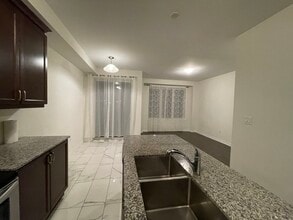 56 Circus Cres in Brampton, ON - Building Photo - Building Photo