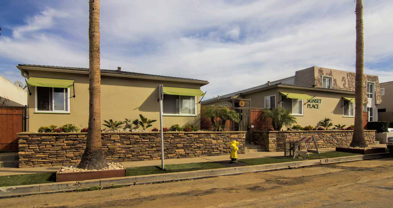 Sunset Place in San Diego, CA - Foto de edificio