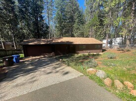 15166 Jack Pine Way in Magalia, CA - Building Photo