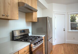 369-375 Fairmount Ave in Oakland, CA - Building Photo - Building Photo