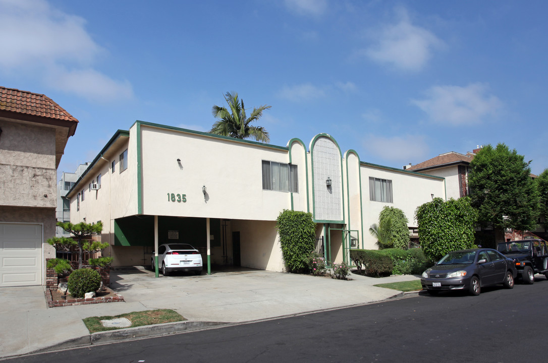 1835 Purdue Ave in Los Angeles, CA - Foto de edificio