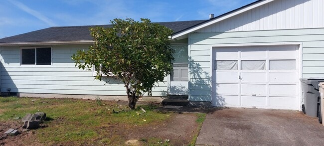 property at 2122-2124 SE Jefferson St