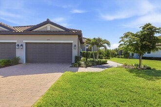 4733 Tortona Ct in Bradenton, FL - Building Photo - Building Photo