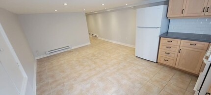 115 Montrose Av in Toronto, ON - Building Photo - Building Photo