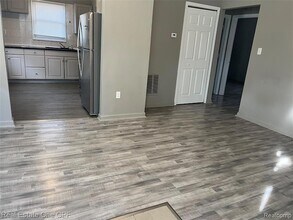 21431 La Salle Blvd in Warren, MI - Building Photo - Building Photo