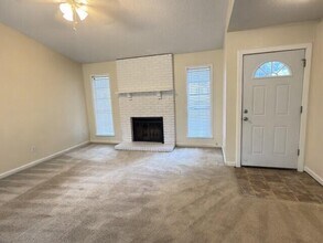 303 Springwood Cir in Crestview, FL - Building Photo - Building Photo