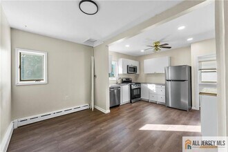 124 S 7th Ave in Manville, NJ - Building Photo - Building Photo