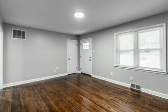 345 S White Station Rd in Memphis, TN - Building Photo - Building Photo