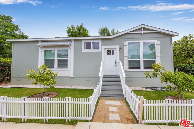 property at 1924 N Marengo Ave
