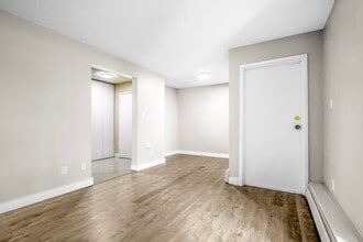 Ekota Manor in Edmonton, AB - Building Photo - Building Photo