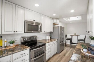 127 Ebano Ct in Solana Beach, CA - Building Photo - Building Photo