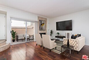 5139 Balboa Blvd in Los Angeles, CA - Building Photo