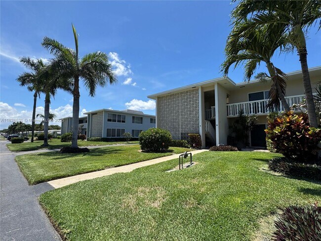 225 Main Blvd in Boynton Beach, FL - Building Photo - Building Photo